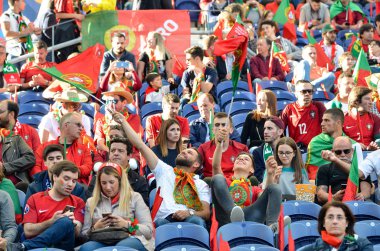 Porto, Portuglal - 09 Haziran 2019: Portekizli taraftarlar ve seyirciler