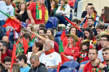 Porto, Portuglal - 09 Haziran 2019: Portekizli taraftarlar ve seyirciler