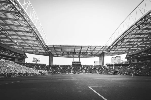 Porto, Portuglal-červen 09, 2019: obecný pohled na Dragao sta — Stock fotografie