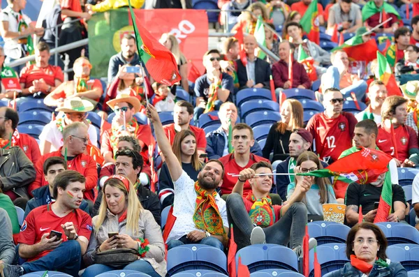 Porto, Portuglal-június 09, 2019: portugál rajongók és a nézők — Stock Fotó