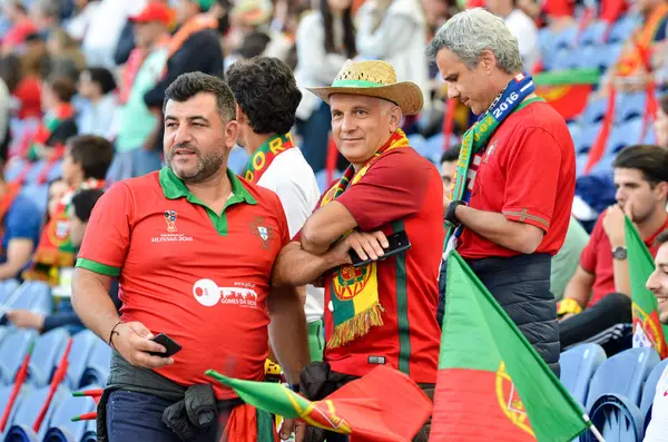 Porto, Portuglal-június 09, 2019: portugál rajongók és a nézők — Stock Fotó