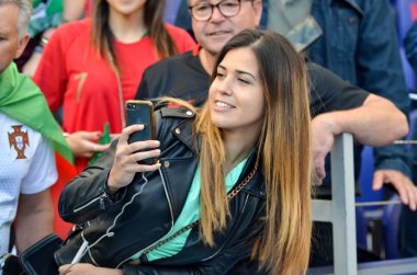 Porto, Portuglal - 09 Haziran 2019: Portekizli taraftarlar ve seyirciler