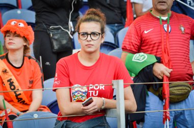 Porto, Portuglal - 09 Haziran 2019: Portekizli taraftarlar ve seyirciler