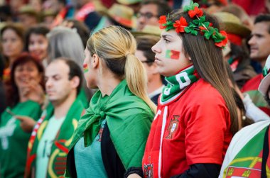 Porto, Portuglal - 09 Haziran 2019: Portekizli taraftarlar ve seyirciler