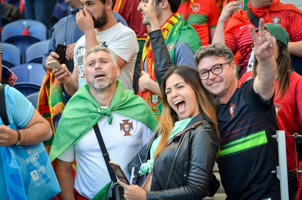 ПОРТО, ПОРТГЛАВ - 9 июня 2019 года: Португальские болельщики и зрители — стоковое фото