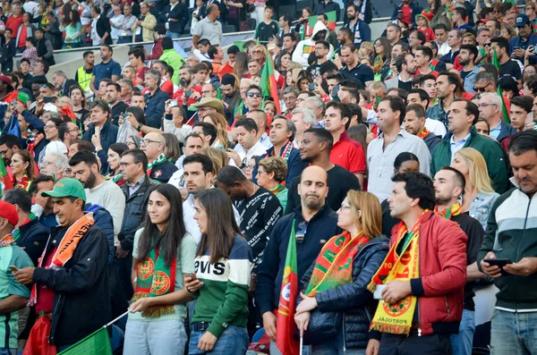 Porto, Portuglal-09 czerwca 2019: Portugalscy fani i widzowie — Zdjęcie stockowe