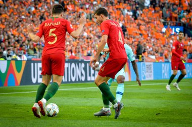 Porto, Portuglal - 09 Haziran 2019: Raphael Guerreiro ve Ruben Di