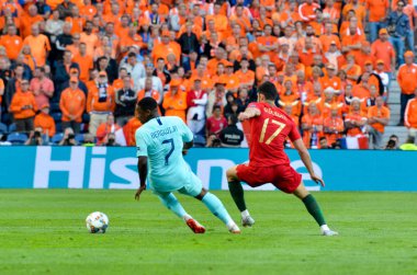 Porto, Portuglal - 09 Haziran 2019: Steven Bergwijn ve Goncalo Gu