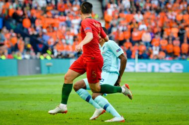 Porto, Portuglal - 09 Haziran 2019: Denzel Dumfries ve Raphael Gu