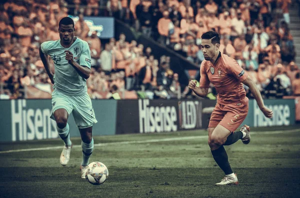 PORTO, PORTUGLAL - June 09, 2019: Raphael Guerreiro and  Denzel — Stock Photo, Image