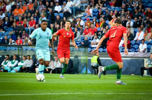 Porto, Portuglal - 09 Haziran 2019: Steven Bergwijn oyuncu sırasında 