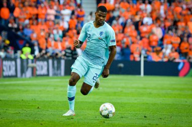 Porto, Portuglal - 09 Haziran 2019: Denzel Dumfries oyuncu sırasında 
