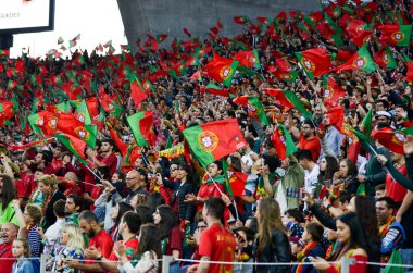 Porto, Portuglal - 09 Haziran 2019: Taraftarlar ve seyirciler selebrate 