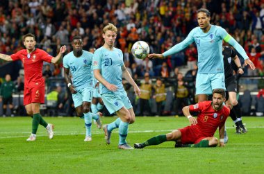 Porto, Portuglal - 09 Haziran 2019: Virgil van Dijk oyuncu sırasında