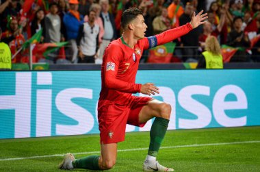 Porto, Portuglal - 09 Haziran 2019: Cristiano Ronaldo oyuncu durin