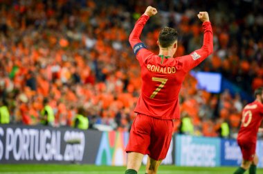 Porto, Portuglal - 09 Haziran 2019: Cristiano Ronaldo kutlamak vi