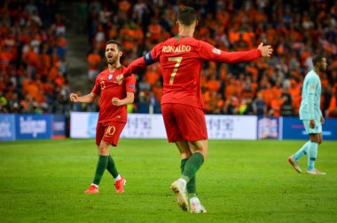 Porto, Portuglal - 09 Haziran 2019: Cristiano Ronaldo ve Bernardo