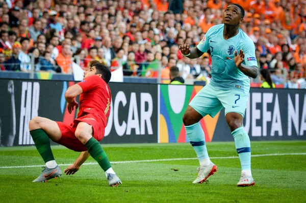 Porto, Portuglal - 09 Haziran 2019: Steven Bergwijn oyuncu sırasında 