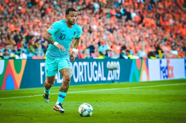 Porto, Portuglal - 09 Haziran 2019: Memphis Depay oyuncusu