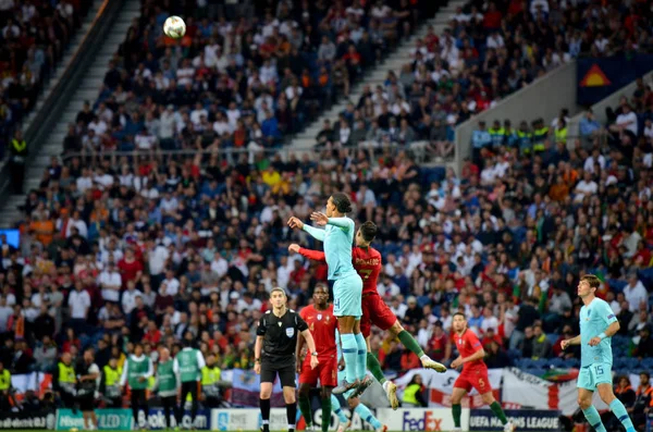 PORTO, PORTUGLAL - June 09, 2019: Cristiano Ronaldo and Virgil v — Stock Photo, Image