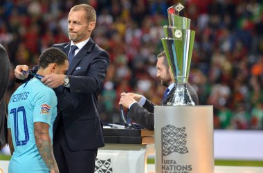 Porto, Portuglal - 09 Haziran 2019: Memphis Depay gümüş m almak