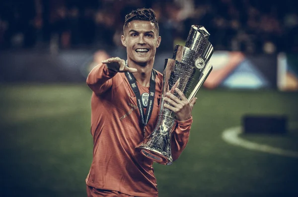 PORTO, PORTUGLAL - 09 de junio de 2019: Cristiano Ronaldo de Portugal a —  Fotos de Stock