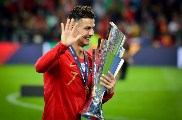 PORTO, PORTUGLAL - 09 de junio de 2019: Cristiano Ronaldo de Portugal a —  Fotos de Stock