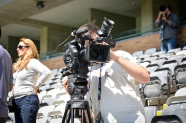 Porto, Portuglal - 09 Haziran 2019: Kameraman