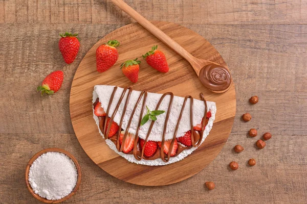 Tapioka Gefüllt Mit Haselnusscreme Und Frischen Erdbeeren — Stockfoto