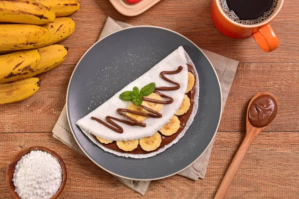 Ταπιόκα Γεμάτη Γέμιση Κρέμα Φουντούκι Και Φέτες Μπανάνας — Φωτογραφία Αρχείου