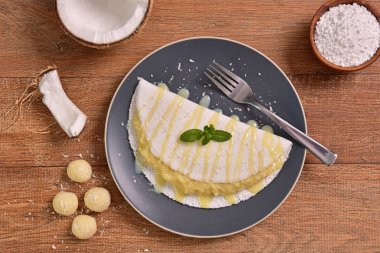 Hindistan cevizi brigadeiro ve yoğunlaştırılmış süt dolu tapyoka