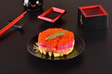 Somon ve avokado tartar