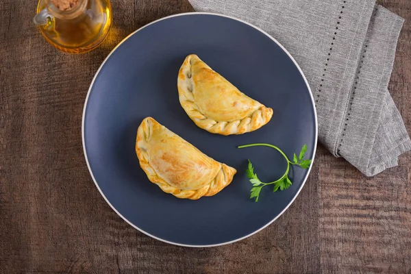 Empanas Asadas Carne Sobre Fondo Madera — Foto de Stock