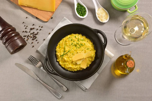 Traditionele Italiaanse Pasta Zwarte Rustieke Pan — Stockfoto