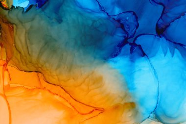 Karışık renkler suluboya doku arka plan. El çizilmiş turuncu ve lacivert lekeler, sıçramaları soyut zemin.