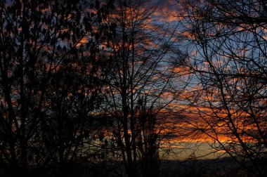 Sonbahar gökyüzü günbatımı, öğleden sonra