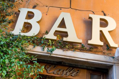 Bar ve Cafe Trastevere, Roma, İtalya, bohem parçası yerel restoranda oturum