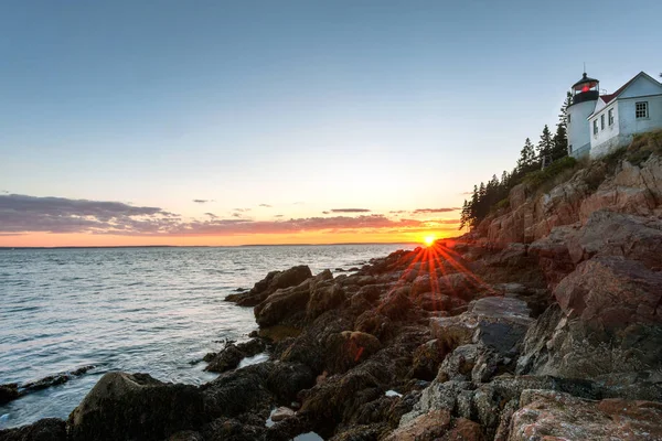 Solnedgång Över Pittoreska Bas Harbor Fyr Desert Island Maine — Stockfoto