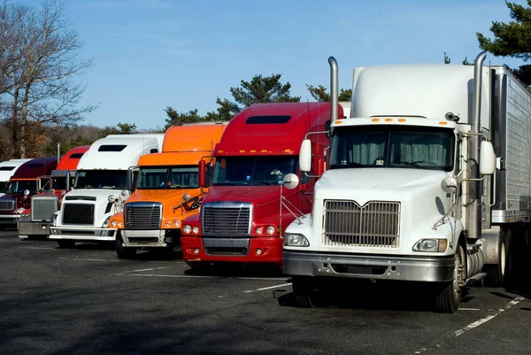 Lastbilsvagnar Rastplats Typiska Usa Interstate — Stockfoto