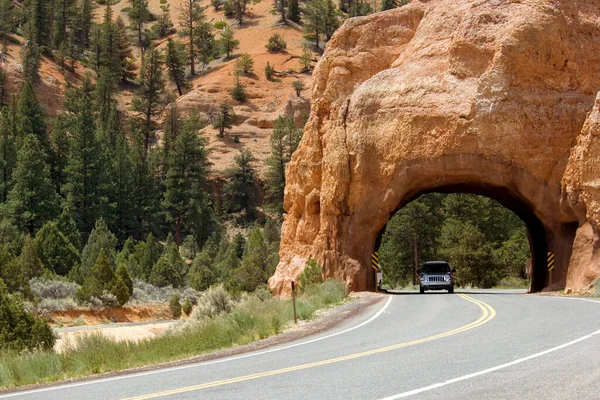 Driving Scenic Red Canyon Bryce Canyon National Park Utah Usa — Stock Photo, Image