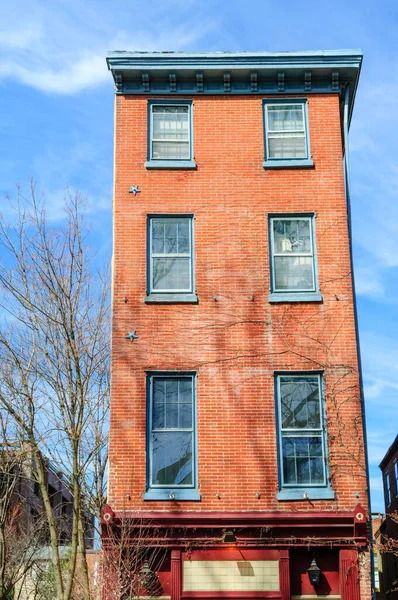 Typický Historický Cihlový Dům Arch Street Starém Městě Philadelphia Usa — Stock fotografie