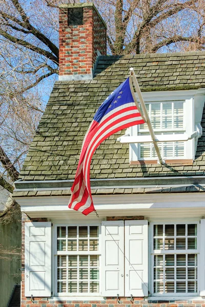 Historisches Haus Von Betsy Ross Die Die Erste Amerikanische Flagge Stockfoto