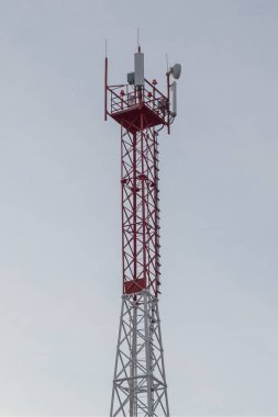 Yüksek katlı radyo röle kule cep