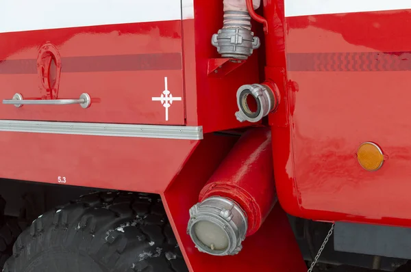 Дренажна Або Дренажна Труба Червоній Пожежній Машині Крупним Планом — стокове фото