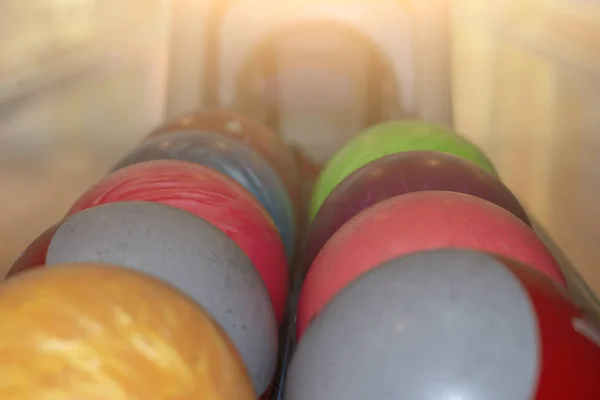 Des Boules Bowling Sur Rack Concentration Sélective Tonique — Photo