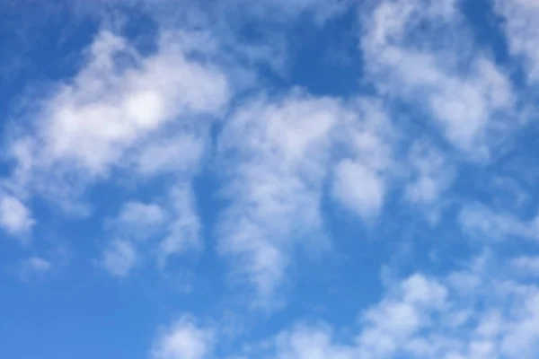 Beaux Nuages Dans Ciel Bleu Concentration Douce — Photo