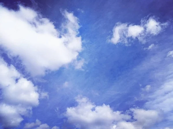 Hermosas Nubes Cielo Azul Siberia Vista Inferior — Foto de Stock