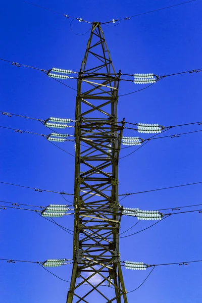 Huge Pylon High Voltage Power Line Blue Sky Bottom View — Stock Photo, Image