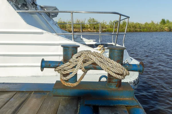 Задняя Часть Реки Удовольствие Пассажирское Судно Подводной Фольги Перед Креплением — стоковое фото