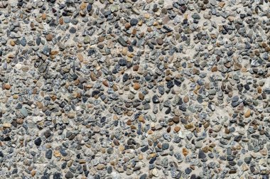 Çok renkli mermer taş yongaları ile gri beton yüzey. Ön görünüm